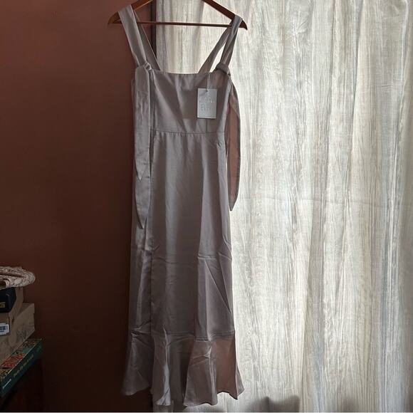 Show Me Your Mumu Claire Midi Dress Show Me The Ring Luxe Satin Champagne NWT L - Picture 2 of 7